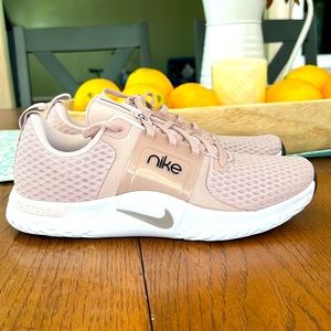 Womens Nike shoes